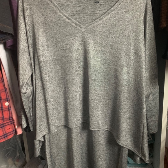 Silver shimmering tunic - Picture 2 of 2